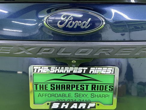 Used 2017 Ford Explorer XLT w/ Equipment Group 201A FWD image 13