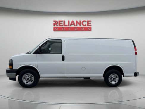 Used 2022 GMC Savana 2500 w/ Driver Convenience Package image 2