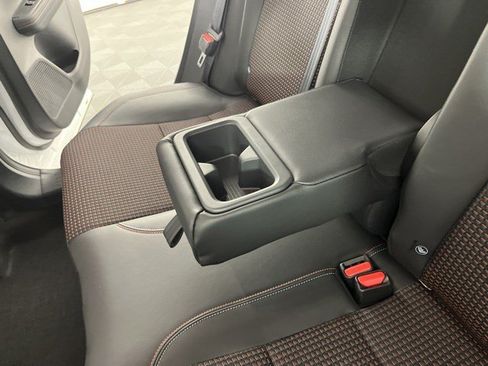 Used 2025 Nissan Kicks SR FWD image 37