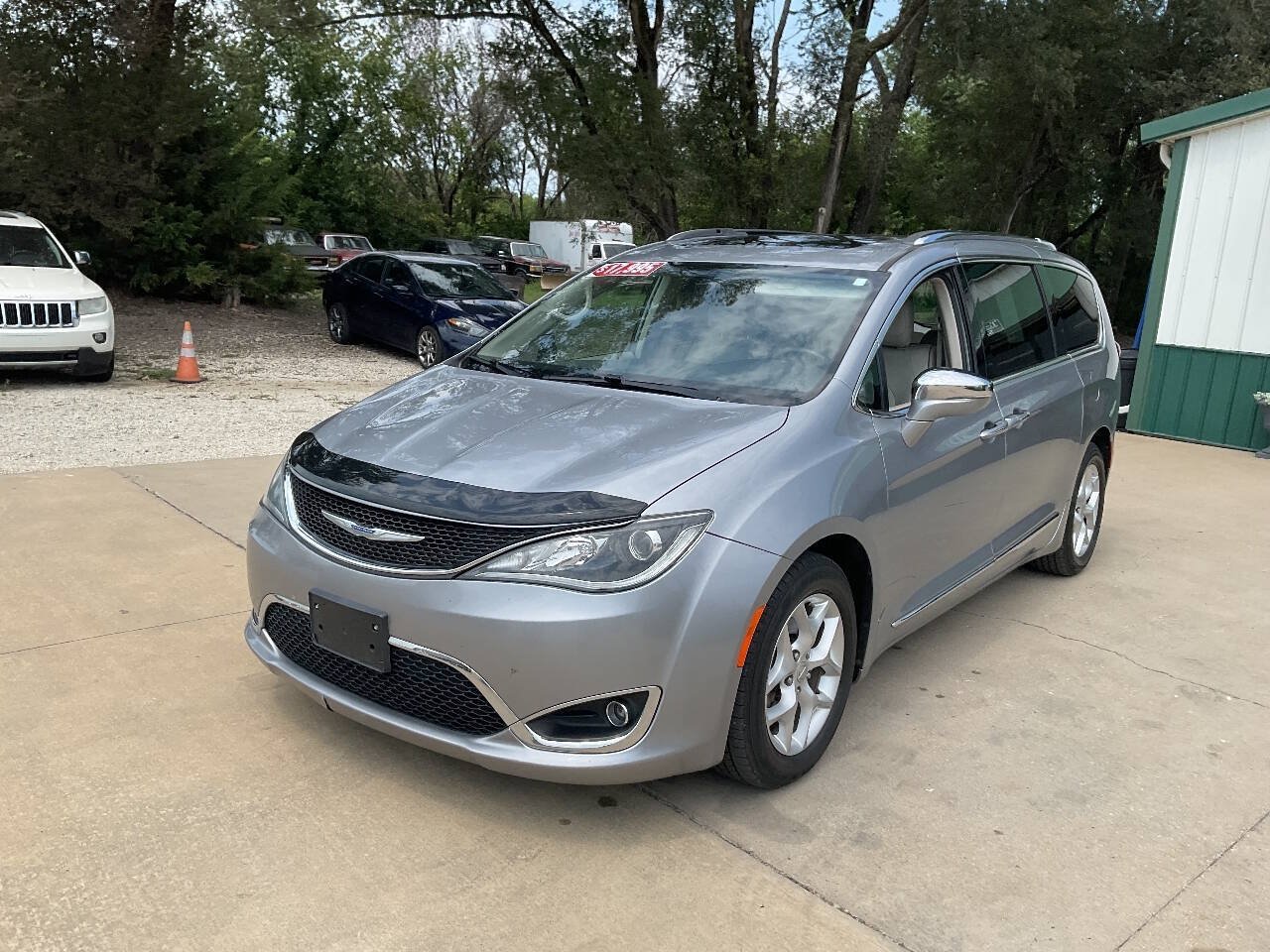 Used 2020 Chrysler Pacifica Limited FWD image 5