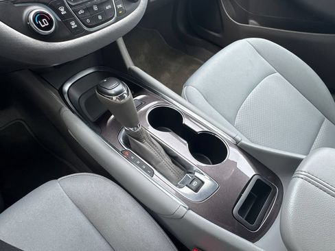 Used 2018 Chevrolet Malibu Hybrid FWD image 17