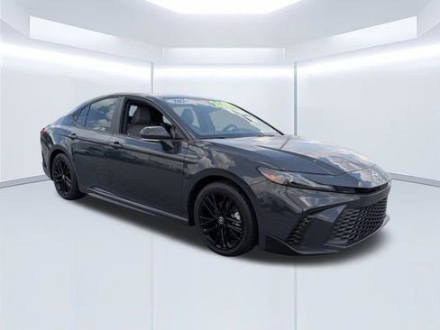 Used 2025 Toyota Camry SE w/ Multimedia Upgrade Package FWD image 2