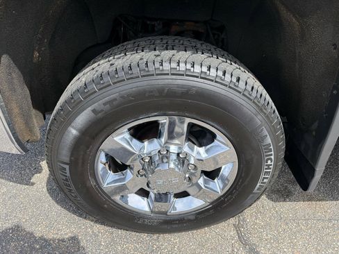 Used 2016 GMC Sierra 3500 SLE w/ SLE Preferred Package AWD/4WD image 4