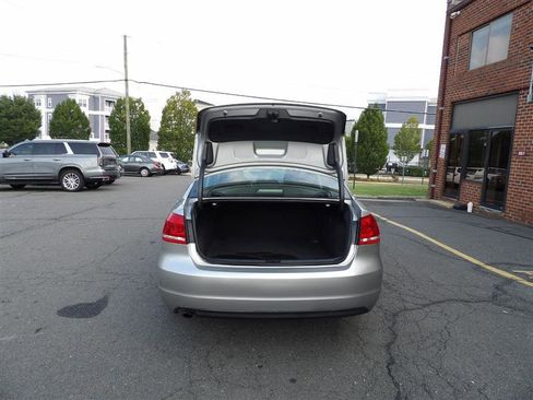 Used 2013 Volkswagen Passat 2.5 S image 8
