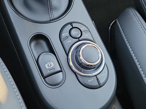 Certified 2024 MINI Cooper SE FWD image 22