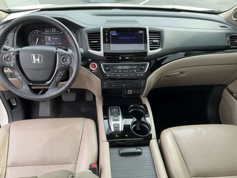 Used 2017 Honda Pilot Elite image 4