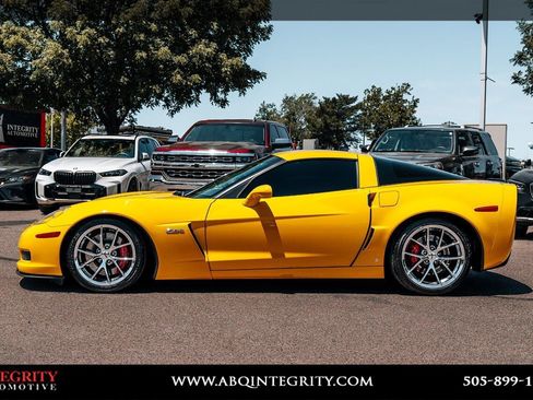 Used 2009 Chevrolet Corvette Z06 w/ Preferred Equipment Group RWD image 4