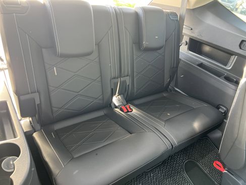 Certified 2025 Volkswagen Atlas SE w/ Panoramic Sunroof Package image 31