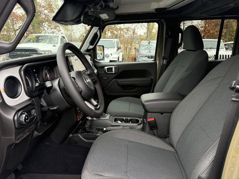 New 2026 Jeep Gladiator Sport AWD/4WD image 15
