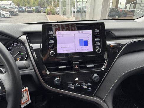 Used 2024 Toyota Camry SE FWD image 16