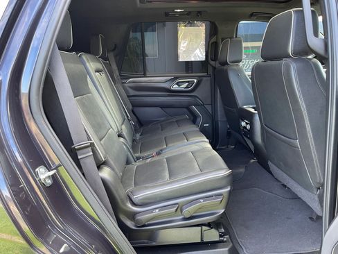 Used 2024 GMC Yukon SLT w/ SLT Premium Package AWD/4WD image 28