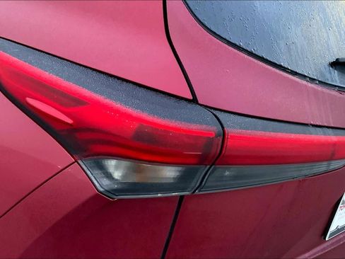 Used 2023 Toyota Highlander XLE image 26