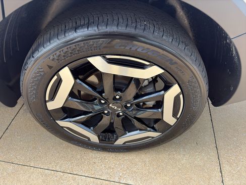 Used 2025 Kia Telluride S FWD image 26
