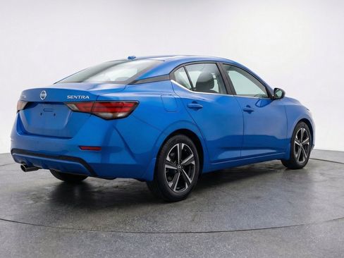 Used 2025 Nissan Sentra SV FWD image 9