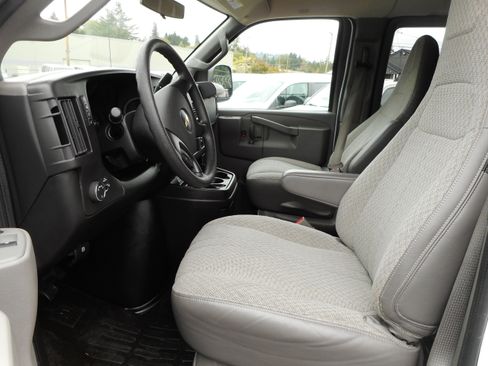 Used 2016 Chevrolet Express 3500 LT w/ LT Preferred Equipment Group image 12