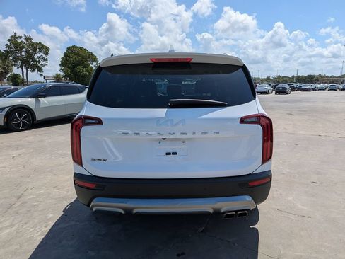 Certified 2022 Kia Telluride EX FWD image 7
