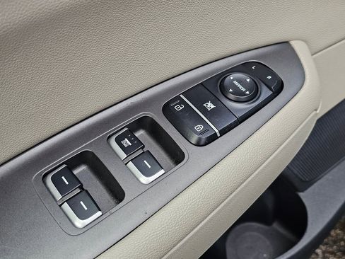 Used 2016 Kia Optima LX image 29