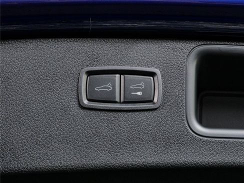 New 2026 Porsche Macan Turbo AWD/4WD image 33