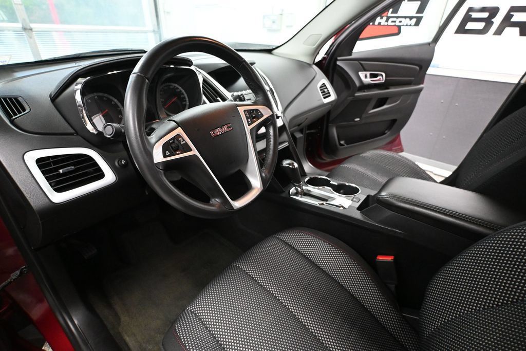 Used 2017 GMC Terrain SLE w/ Convenience Package AWD/4WD image 18