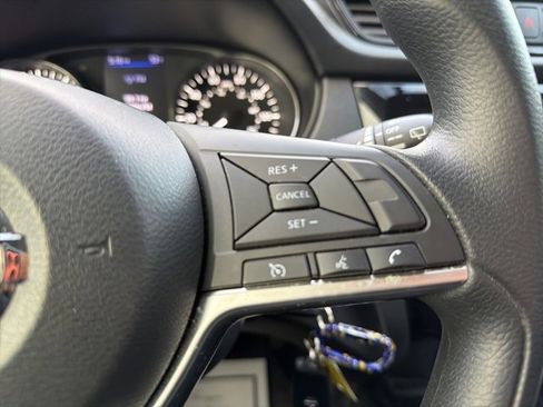 Used 2018 Nissan Rogue S image 20