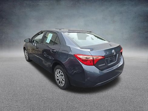 Used 2017 Toyota Corolla LE w/ Carpet Mat Package (TMS) FWD image 4