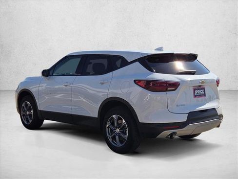 Used 2025 Chevrolet Blazer LT FWD image 8