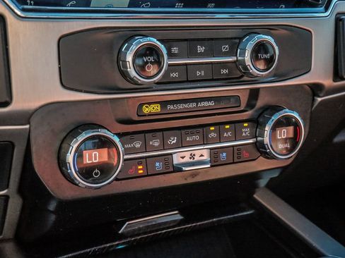 Used 2022 Ford F250 Platinum w/ FX4 Off-Road Package image 30