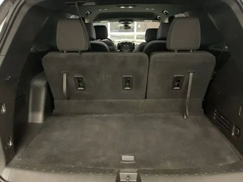 Used 2023 Chevrolet Traverse LT AWD/4WD image 12