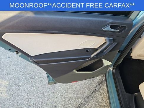 Used 2020 Volkswagen Tiguan SE w/ Panoramic Sunroof Package image 31