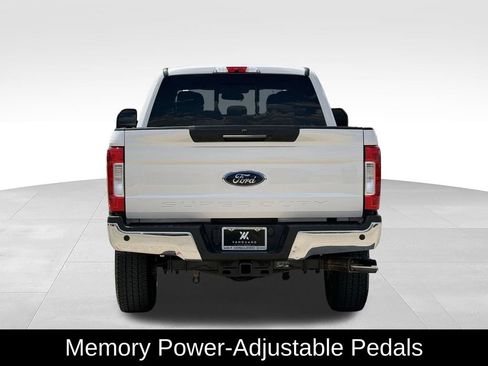 Used 2017 Ford F250 Lariat w/ Lariat Ultimate Package AWD/4WD image 8