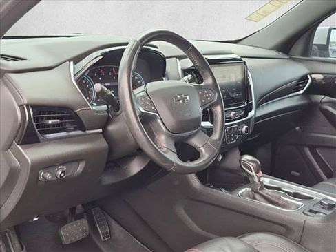 Used 2022 Chevrolet Traverse RS FWD image 10