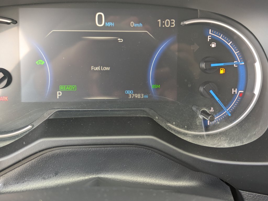 Used 2025 Toyota RAV4 XLE AWD/4WD image 21