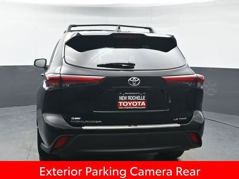 Certified 2022 Toyota Highlander LE image 5