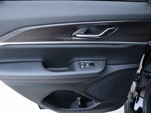 New 2025 Jeep Grand Cherokee Limited image 18