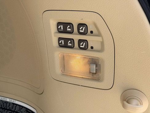 Used 2013 Lexus LX 570 4WD w/ Luxury Pkg image 9