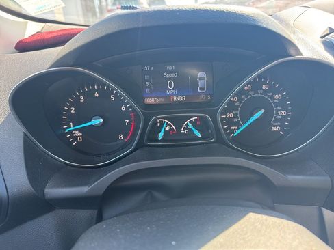 Used 2019 Ford Escape SEL image 4