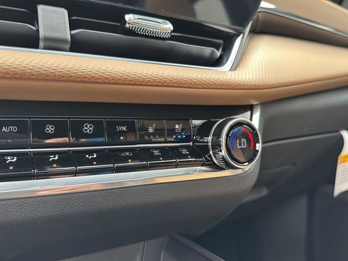 New 2025 Chevrolet Equinox ACTIV w/ Safety and Technology Package image 28