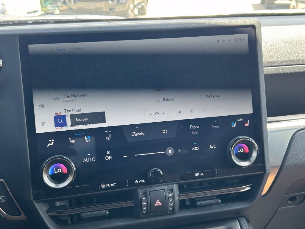 Used 2025 Lexus GX 550 w/ Accessory Package (2T) AWD/4WD image 24