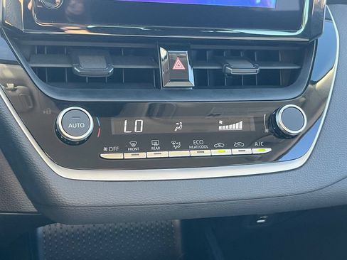 Used 2025 Toyota Corolla LE FWD image 14