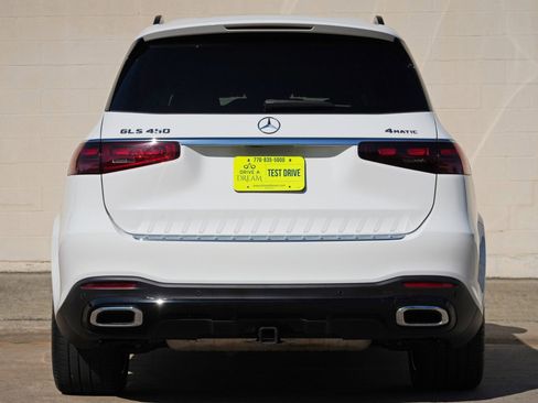 Used 2024 Mercedes-Benz GLS 450 4MATIC image 11