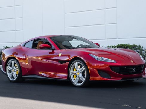 Used 2019 Ferrari Portofino RWD image 4