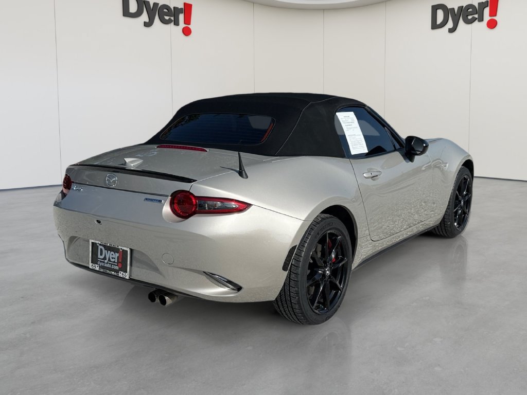 Certified 2022 MAZDA MX-5 Miata Club RWD image 5