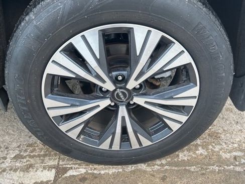 Used 2023 Nissan Rogue SV w/ SV Premium Package image 8