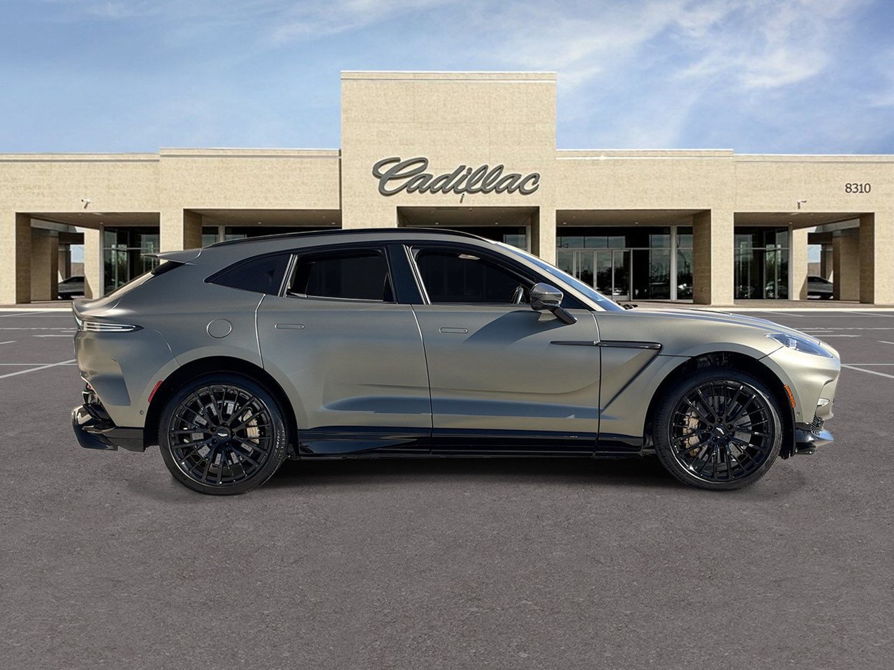 Used 2023 Aston Martin DBX 707 AWD/4WD image 4