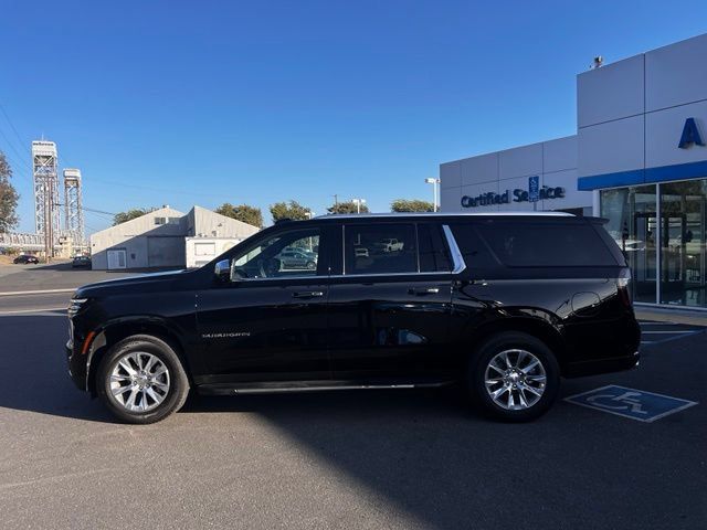 Used 2026 Chevrolet Suburban Premier AWD/4WD image 12