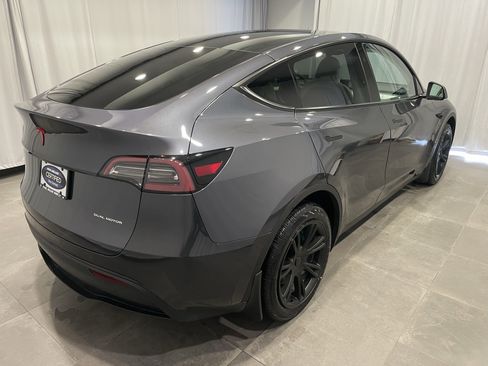 Used 2023 Tesla Model Y Long Range image 6