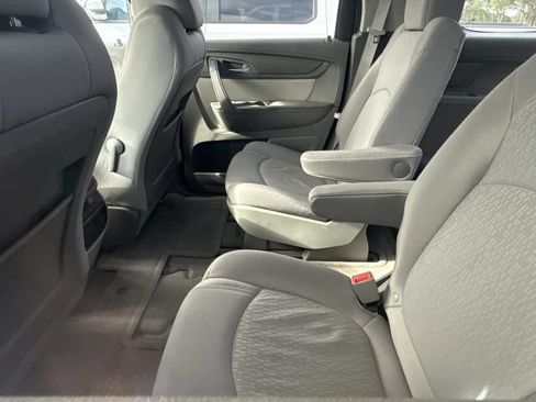 Used 2013 GMC Acadia SLE FWD image 8