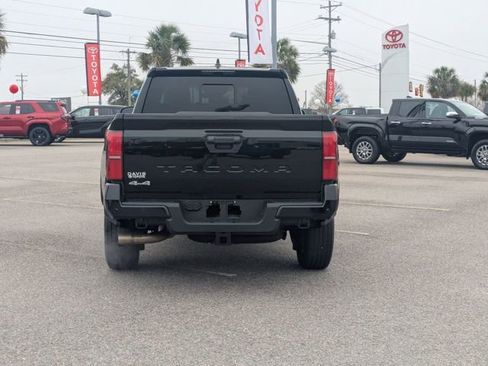 Certified 2024 Toyota Tacoma SR5 w/ SR5 Upgrade Package AWD/4WD image 4