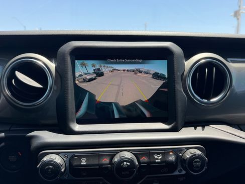 Used 2021 Jeep Wrangler Unlimited Sahara AWD/4WD image 29
