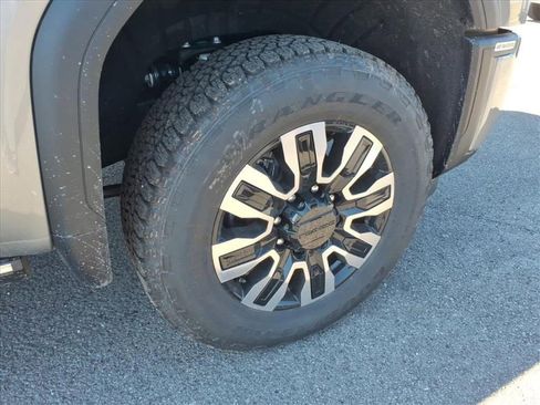 Used 2026 GMC Sierra 2500 Denali Ultimate w/ Max Trailering Package image 9